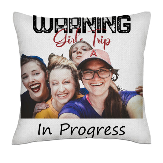 Warning Girls Trip in progress - Photos - Linen Pillowcase + Pillow Insert Set